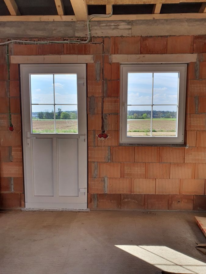 Fenster / Nebeneingangstür / Garagentür / Fenster mit Sprossen in Babenhausen
